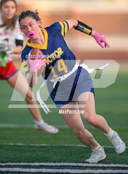 Thumbnail 3 in Fairport @ Victor photogallery.