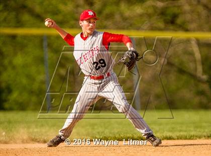 Thumbnail 2 in Dixie @ Lloyd photogallery.