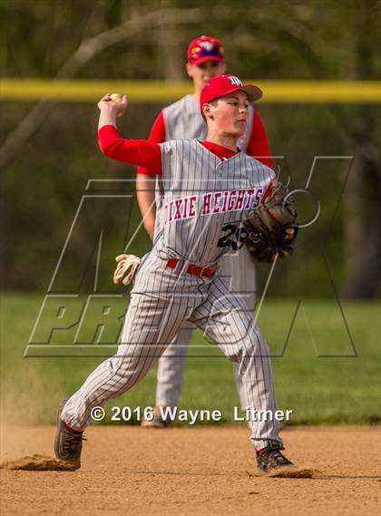 Thumbnail 3 in Dixie @ Lloyd photogallery.