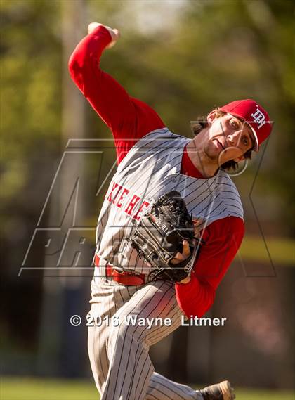Thumbnail 2 in Dixie @ Lloyd photogallery.