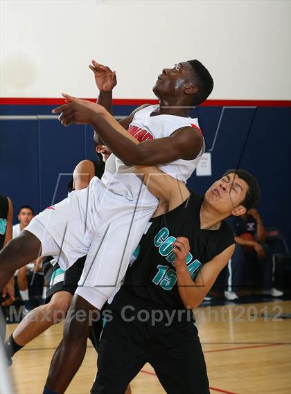 Thumbnail 1 in Contreras @ Bellarmine-Jefferson (Bell-Jeff Holiday Classic) photogallery.