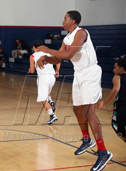 Thumbnail 1 in Contreras @ Bellarmine-Jefferson (Bell-Jeff Holiday Classic) photogallery.