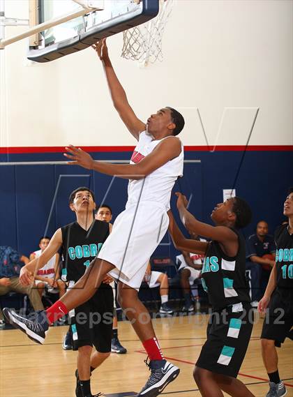 Thumbnail 1 in Contreras @ Bellarmine-Jefferson (Bell-Jeff Holiday Classic) photogallery.