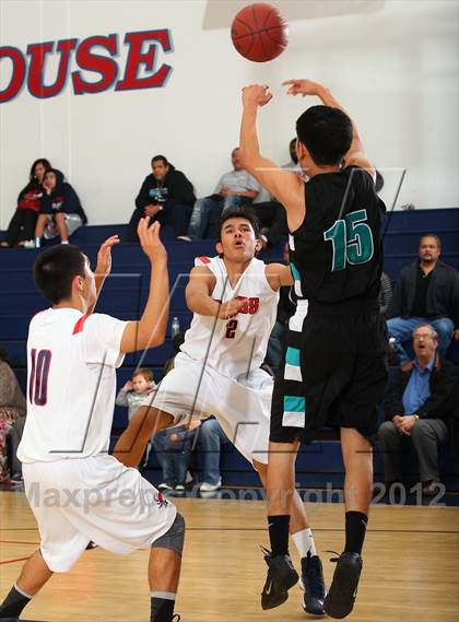 Thumbnail 3 in Contreras @ Bellarmine-Jefferson (Bell-Jeff Holiday Classic) photogallery.