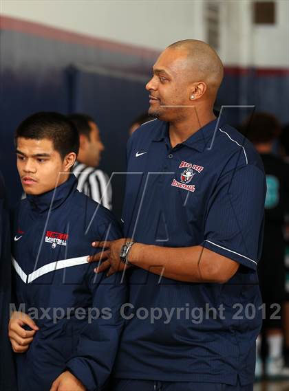 Thumbnail 2 in Contreras @ Bellarmine-Jefferson (Bell-Jeff Holiday Classic) photogallery.