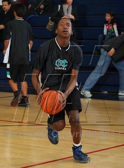 Thumbnail 3 in Contreras @ Bellarmine-Jefferson (Bell-Jeff Holiday Classic) photogallery.