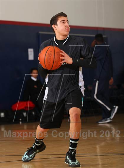 Thumbnail 2 in Contreras @ Bellarmine-Jefferson (Bell-Jeff Holiday Classic) photogallery.
