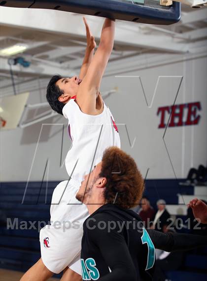 Thumbnail 2 in Contreras @ Bellarmine-Jefferson (Bell-Jeff Holiday Classic) photogallery.