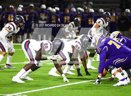 Thumbnail 3 in Jersey Village vs Tompkins (UIL 6A Area Playoff) photogallery.