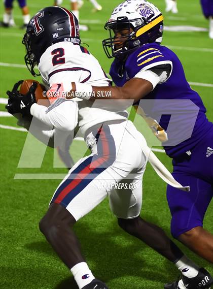 Thumbnail 3 in Jersey Village vs Tompkins (UIL 6A Area Playoff) photogallery.