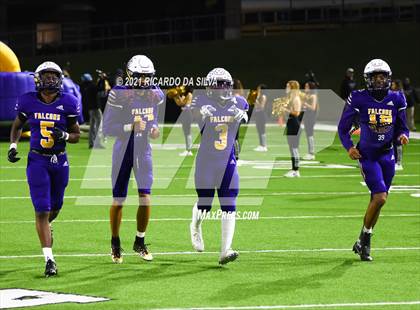 Thumbnail 2 in Jersey Village vs Tompkins (UIL 6A Area Playoff) photogallery.