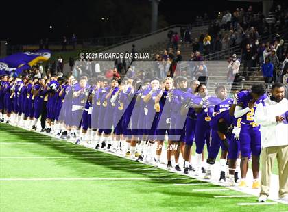 Thumbnail 3 in Jersey Village vs Tompkins (UIL 6A Area Playoff) photogallery.