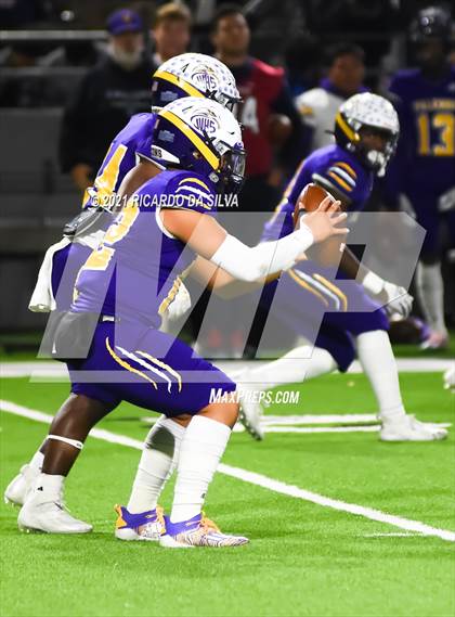 Thumbnail 3 in Jersey Village vs Tompkins (UIL 6A Area Playoff) photogallery.