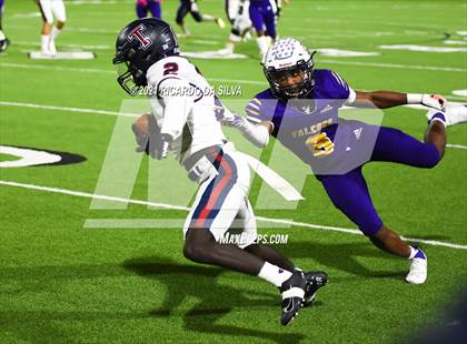 Thumbnail 1 in Jersey Village vs Tompkins (UIL 6A Area Playoff) photogallery.