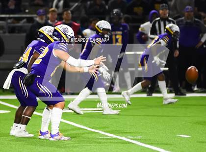Thumbnail 2 in Jersey Village vs Tompkins (UIL 6A Area Playoff) photogallery.