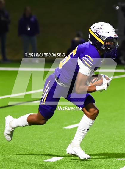 Thumbnail 3 in Jersey Village vs Tompkins (UIL 6A Area Playoff) photogallery.