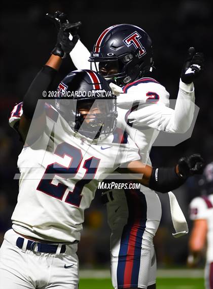 Thumbnail 3 in Jersey Village vs Tompkins (UIL 6A Area Playoff) photogallery.