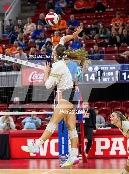 Thumbnail 2 in Marvin Ridge vs Cardinal Gibbons (NCHSAA 4A Final) photogallery.