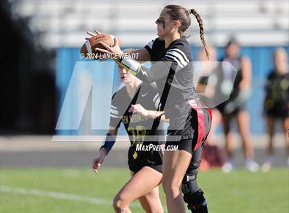 Thumbnail 3 in Green Mountain vs. Elizabeth (CHSAA 4A Second Round) photogallery.