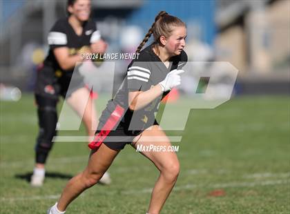 Thumbnail 3 in Green Mountain vs. Elizabeth (CHSAA 4A Second Round) photogallery.