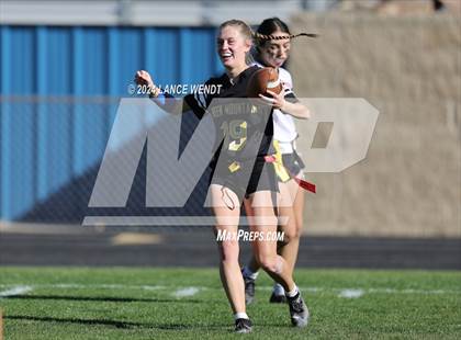 Thumbnail 1 in Green Mountain vs. Elizabeth (CHSAA 4A Second Round) photogallery.