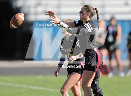 Thumbnail 2 in Green Mountain vs. Elizabeth (CHSAA 4A Second Round) photogallery.