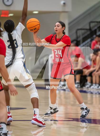 Thumbnail 2 in Imperial vs. Mater Dei Catholic (CIF SDS D1 Championship) photogallery.