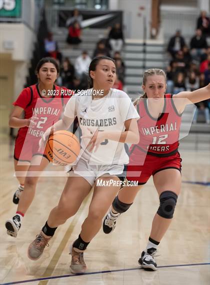 Thumbnail 2 in Imperial vs. Mater Dei Catholic (CIF SDS D1 Championship) photogallery.