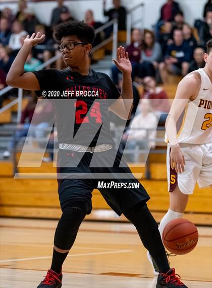 Thumbnail 2 in Valley View @ Simi Valley (CIF SS D3A Playoff 2nd Round) photogallery.