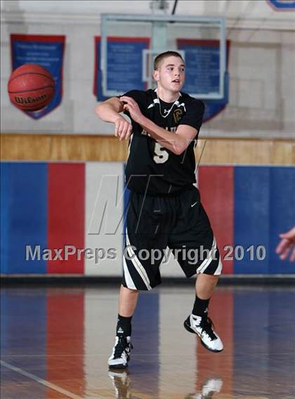 Thumbnail 3 in Arapahoe @ Cherry Creek (Creek Holiday Classic) photogallery.