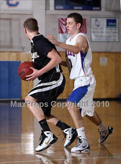 Thumbnail 1 in Arapahoe @ Cherry Creek (Creek Holiday Classic) photogallery.