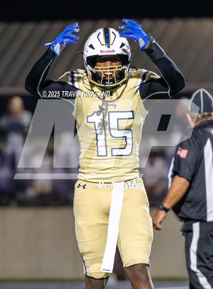 Thumbnail 2 in Moody vs. Corner (AHSAA 5A Round 1) photogallery.