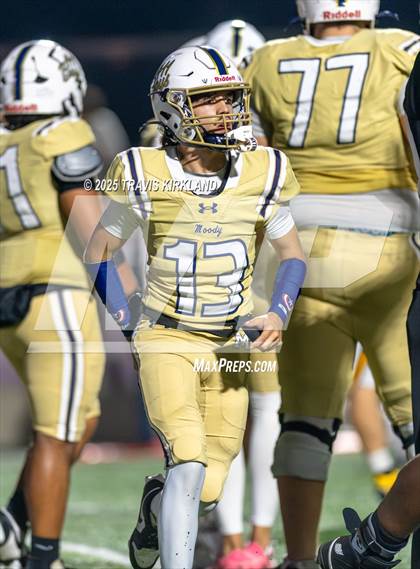 Thumbnail 3 in Moody vs. Corner (AHSAA 5A Round 1) photogallery.