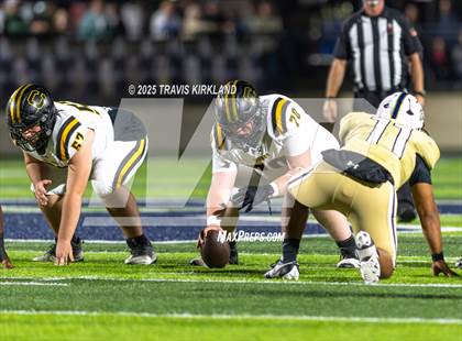 Thumbnail 3 in Moody vs. Corner (AHSAA 5A Round 1) photogallery.