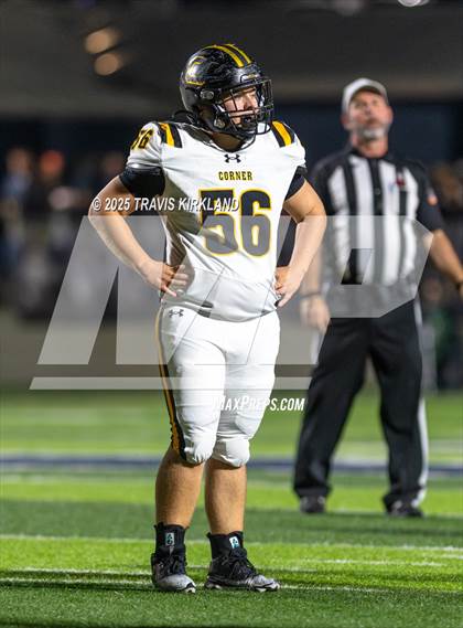 Thumbnail 1 in Moody vs. Corner (AHSAA 5A Round 1) photogallery.