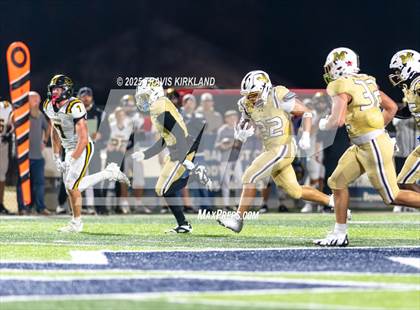 Thumbnail 3 in Moody vs. Corner (AHSAA 5A Round 1) photogallery.