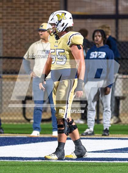 Thumbnail 1 in Moody vs. Corner (AHSAA 5A Round 1) photogallery.