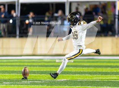 Thumbnail 1 in Moody vs. Corner (AHSAA 5A Round 1) photogallery.