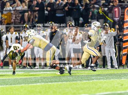 Thumbnail 2 in Moody vs. Corner (AHSAA 5A Round 1) photogallery.