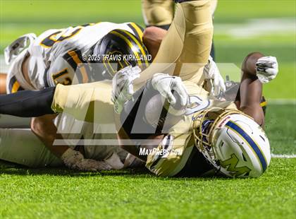 Thumbnail 2 in Moody vs. Corner (AHSAA 5A Round 1) photogallery.