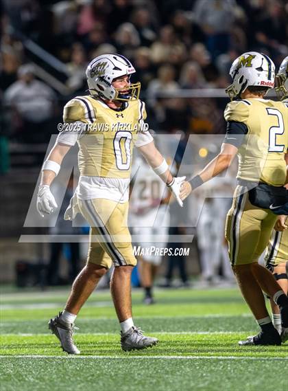 Thumbnail 2 in Moody vs. Corner (AHSAA 5A Round 1) photogallery.