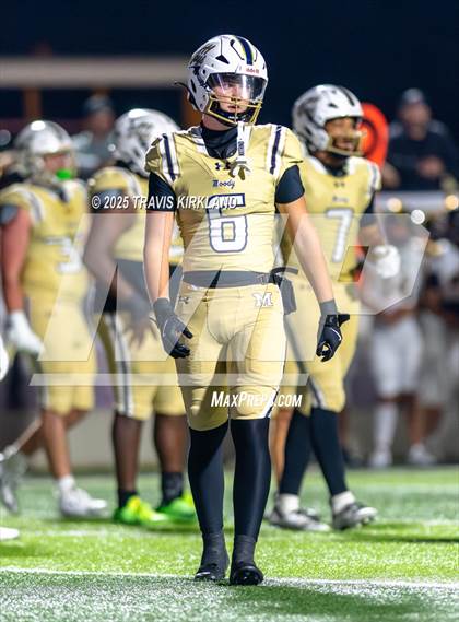 Thumbnail 1 in Moody vs. Corner (AHSAA 5A Round 1) photogallery.