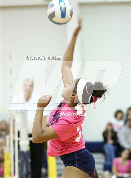 Thumbnail 3 in Berkley @ Shrine Catholic photogallery.