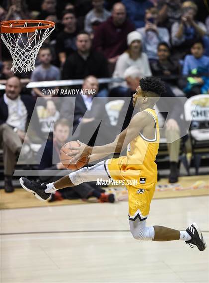 Thumbnail 1 in Bass Pro Tournament of Champions Dunking Contest photogallery.