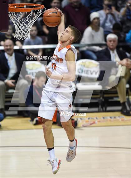 Thumbnail 3 in Bass Pro Tournament of Champions Dunking Contest photogallery.