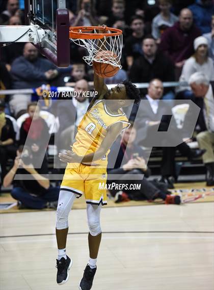 Thumbnail 1 in Bass Pro Tournament of Champions Dunking Contest photogallery.