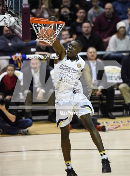 Thumbnail 2 in Bass Pro Tournament of Champions Dunking Contest photogallery.