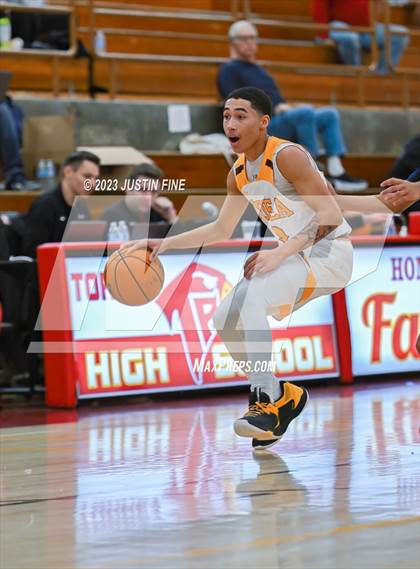 Thumbnail 3 in Centennial vs. O'Dea (Torrey Pines Holiday Classic) photogallery.