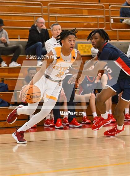 Thumbnail 1 in Centennial vs. O'Dea (Torrey Pines Holiday Classic) photogallery.