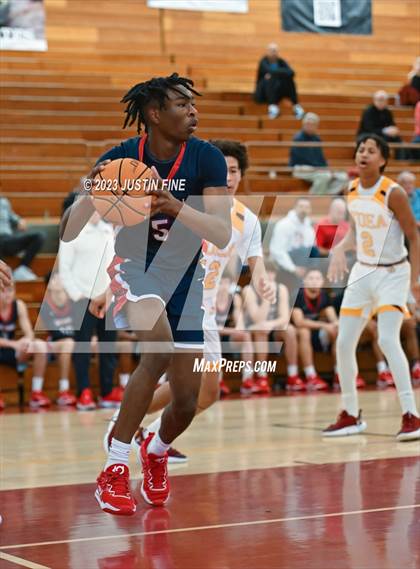 Thumbnail 2 in Centennial vs. O'Dea (Torrey Pines Holiday Classic) photogallery.